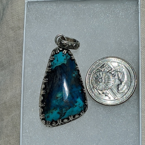 Georguos Pendent - Picture 4 of 4